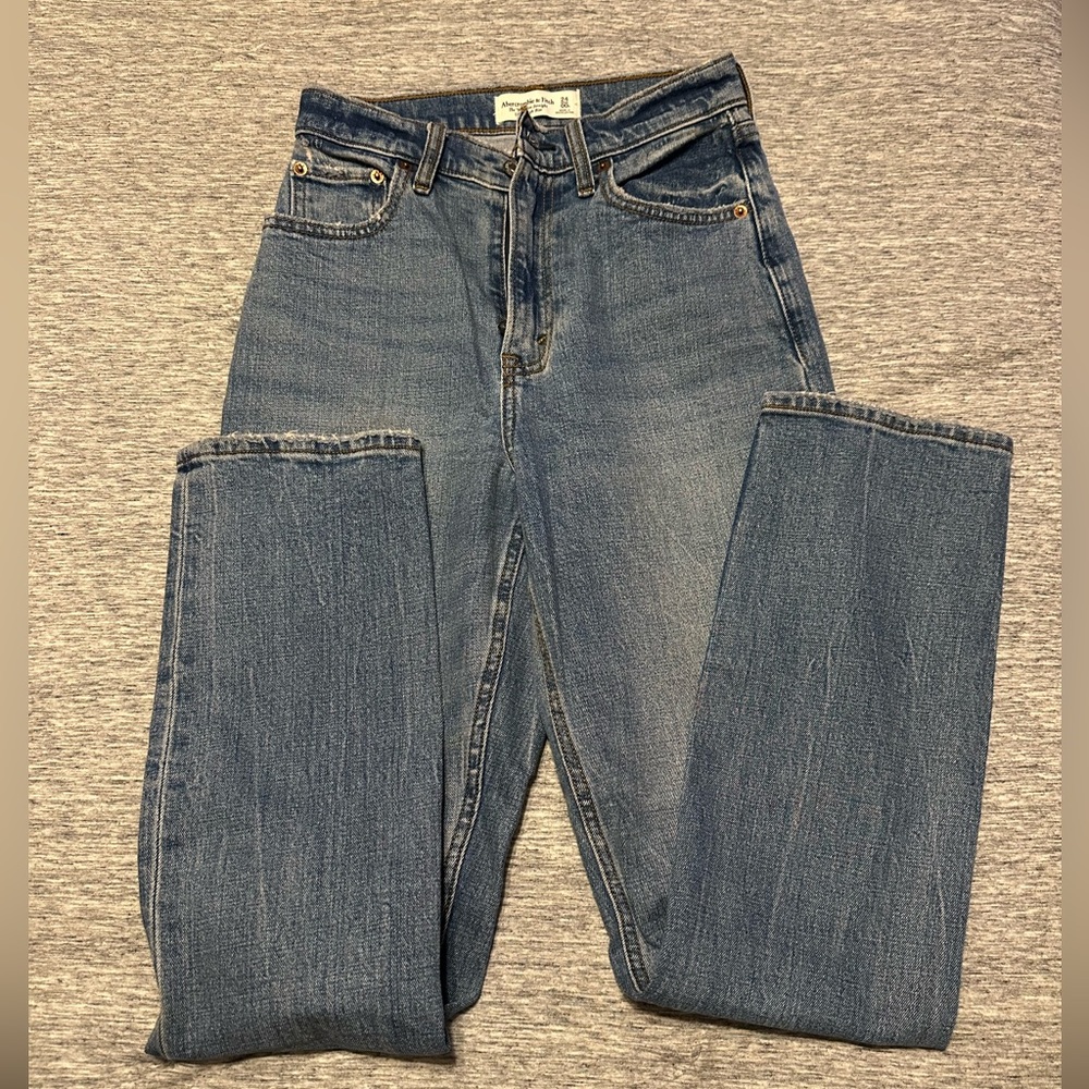 Abercrombie 90’s slim straight ultra high rise curve love jeans size 24 short